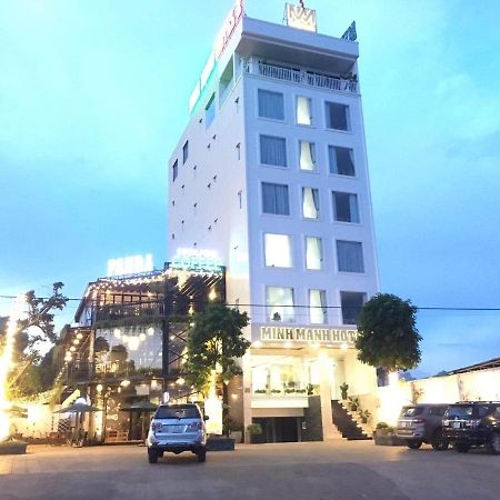 Minh Manh Hotel 2 Плей Ку Екстериор снимка