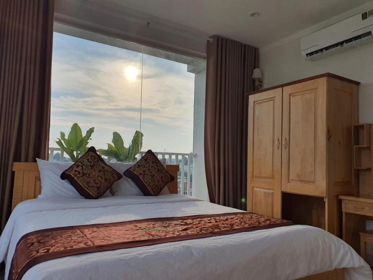 Minh Manh Hotel 2 Плей Ку Екстериор снимка