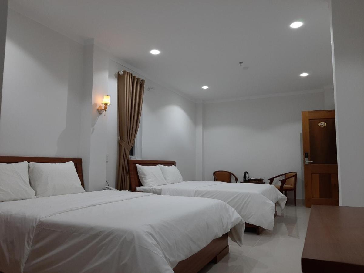 Minh Manh Hotel 2 Плей Ку Екстериор снимка